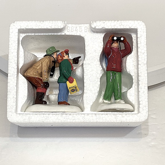 DEPARTMENT 56 - Finding The Bird’s Song - Original Snow Village - Picture 7 of 9